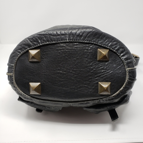 {CHLOE} Ray Leather Bucket Handbag - Picture 6 of 8